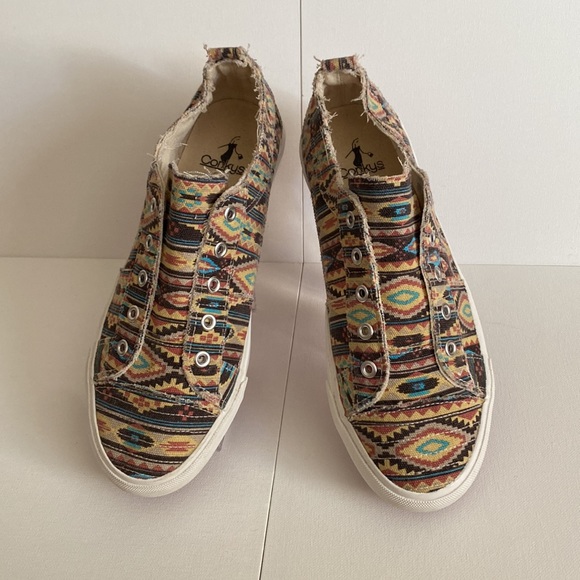 Corkys Aztec Babalu Slip On Shoes - Picture 2 of 5